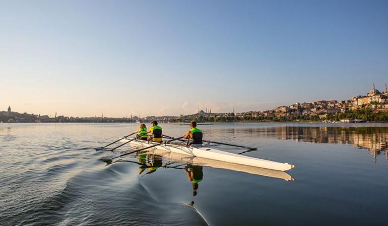 I'm rowing in Istanbul