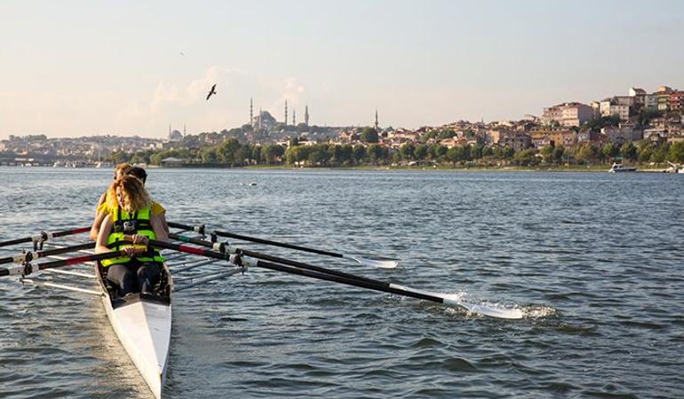 I'm rowing in Istanbul