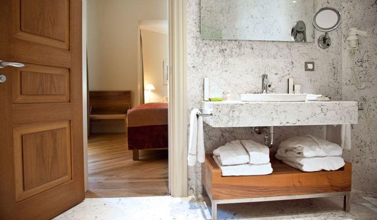 Tomtom Suites